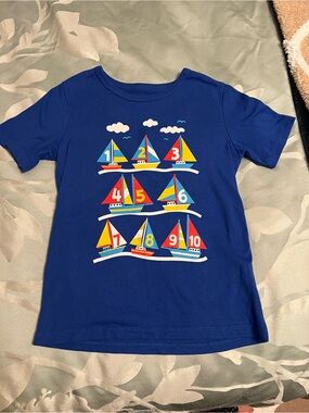 The Children's Place 6T Blue Kids Tee with Colorful Numbered Sailboats